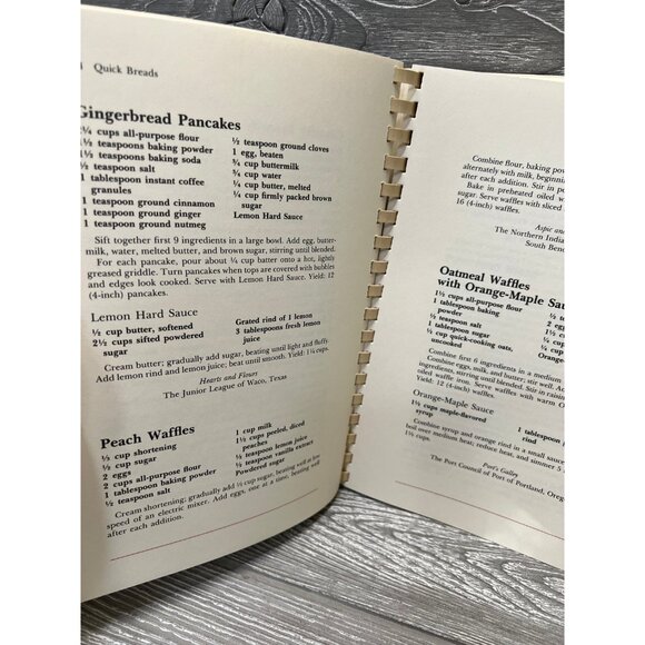 Vintage 1991 America’s Best Recipes Spiral Bound Cookbook - Picture 6 of 10